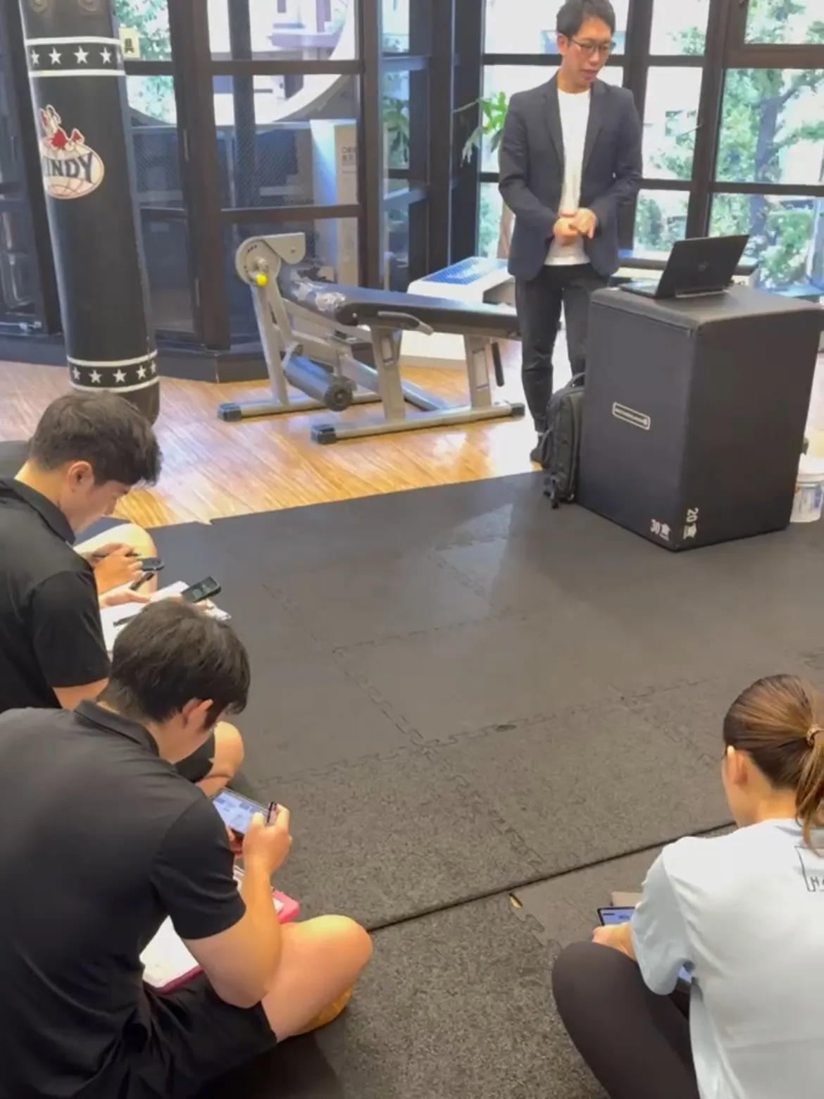 【パーソナルトレーニングジム研修報告】